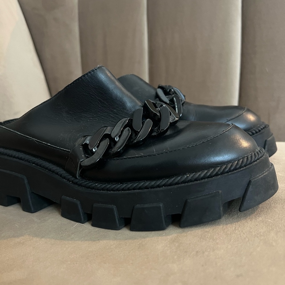 Kelsi Dagger leather lug soled loafer mule